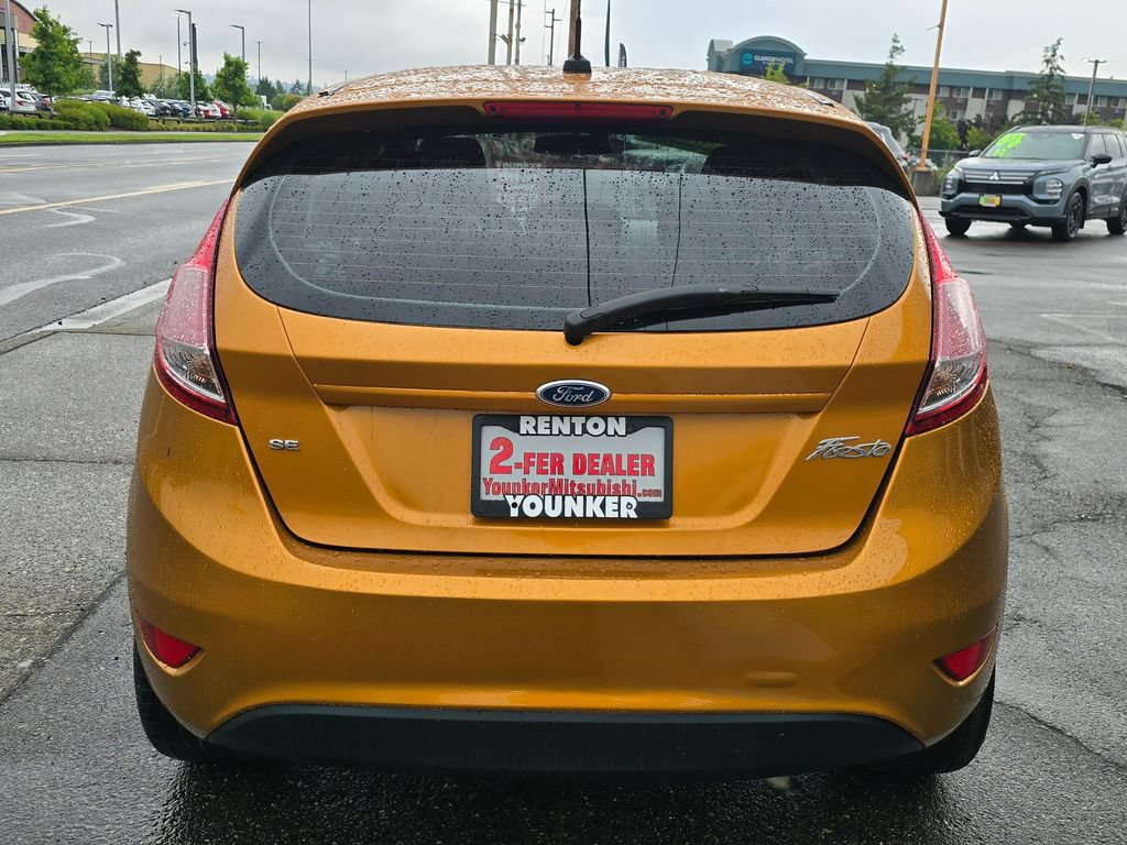Used 2016 Ford Fiesta SE w/ SE Black Package FWD image 6