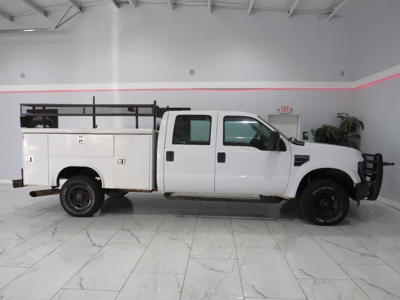 Used 2009 Ford F350 XL AWD/4WD image 2