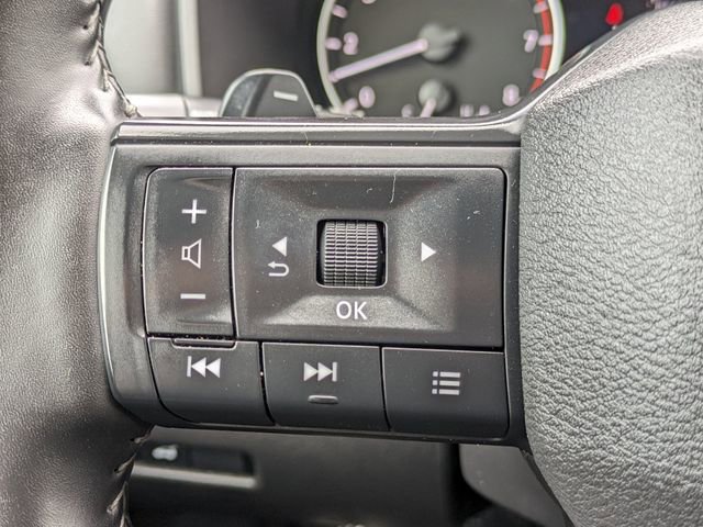 Used 2025 Nissan Rogue SV image 27