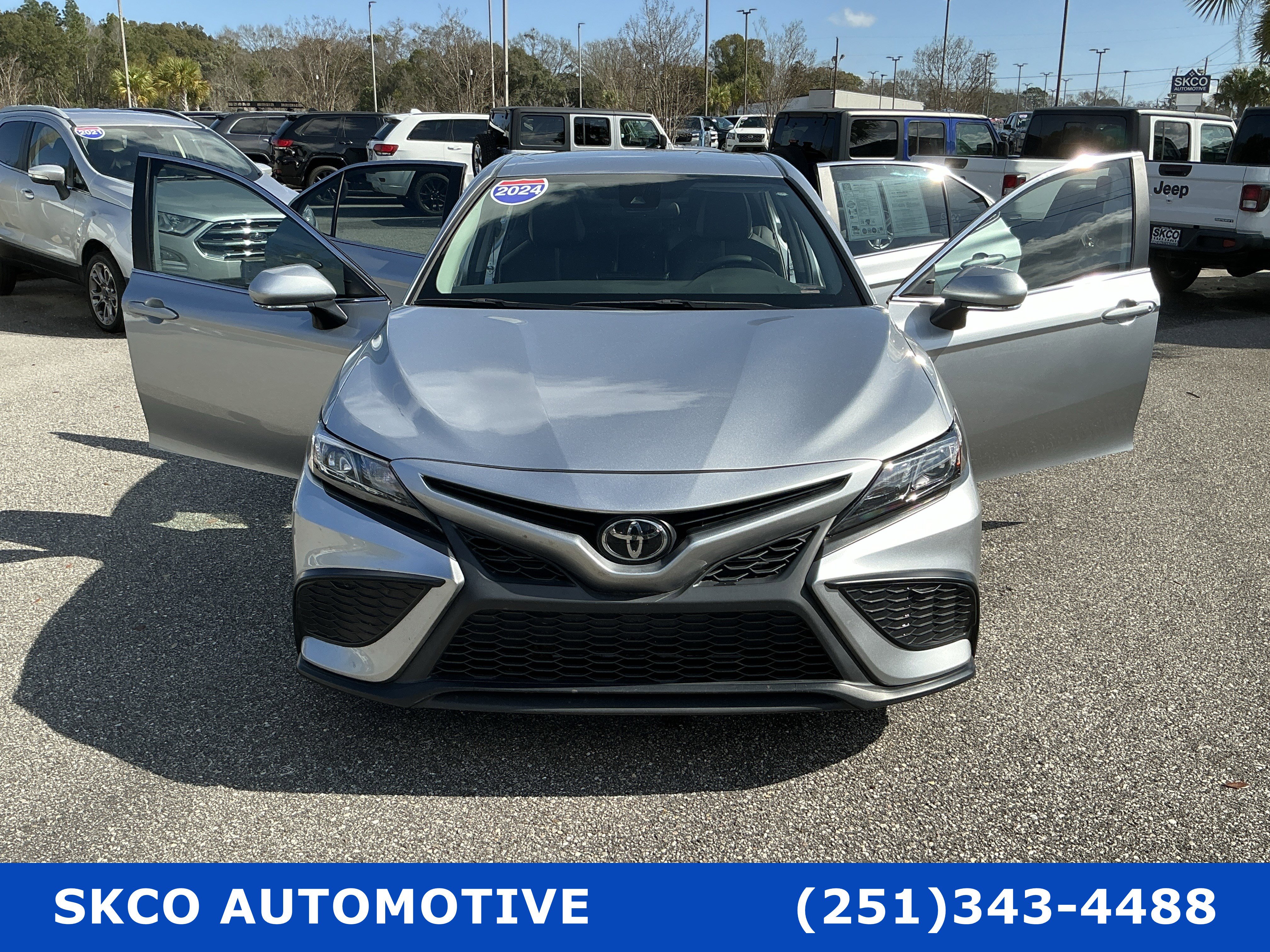 Used 2024 Toyota Camry SE image 28