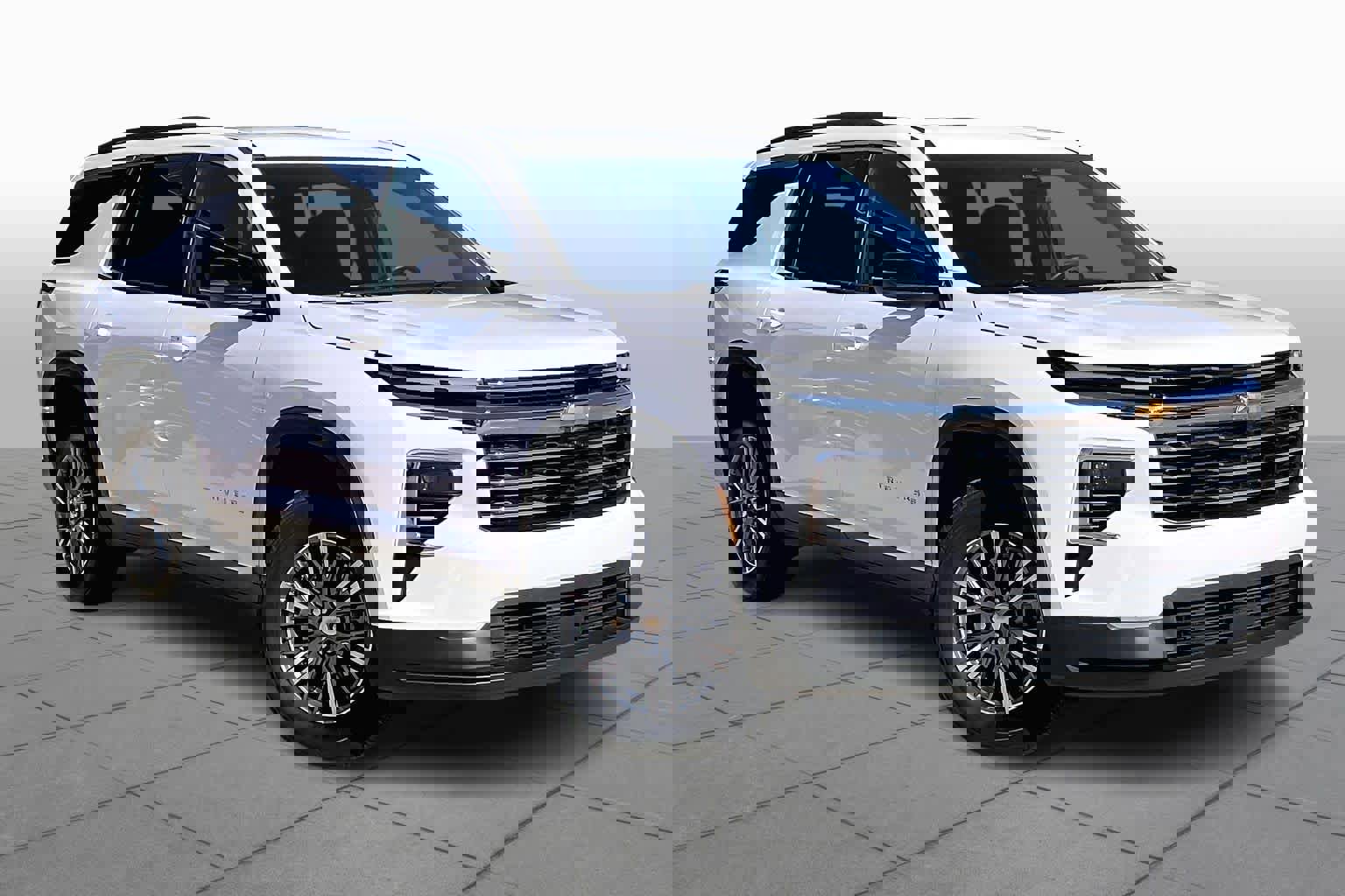 Certified 2025 Chevrolet Traverse LT image 3