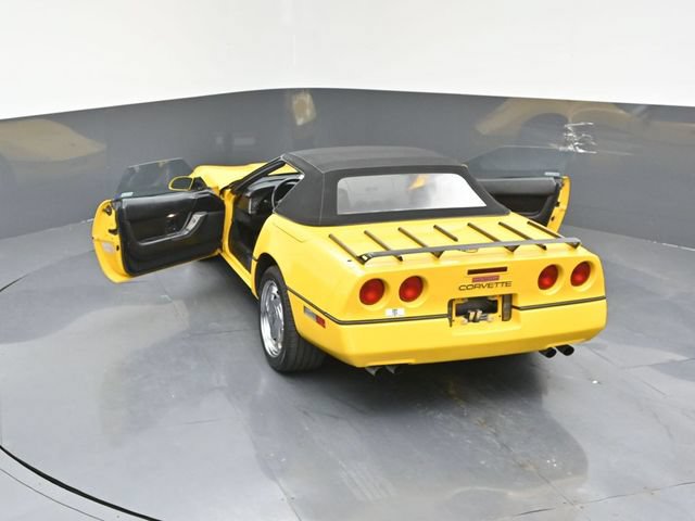 Used 1990 Chevrolet Corvette Convertible RWD image 21
