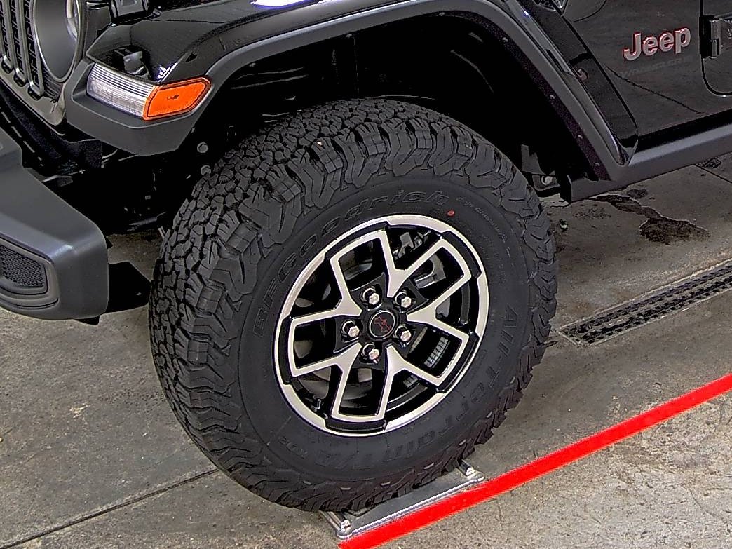 New 2025 Jeep Wrangler Unlimited Rubicon w/ Convenience Group AWD/4WD image 7