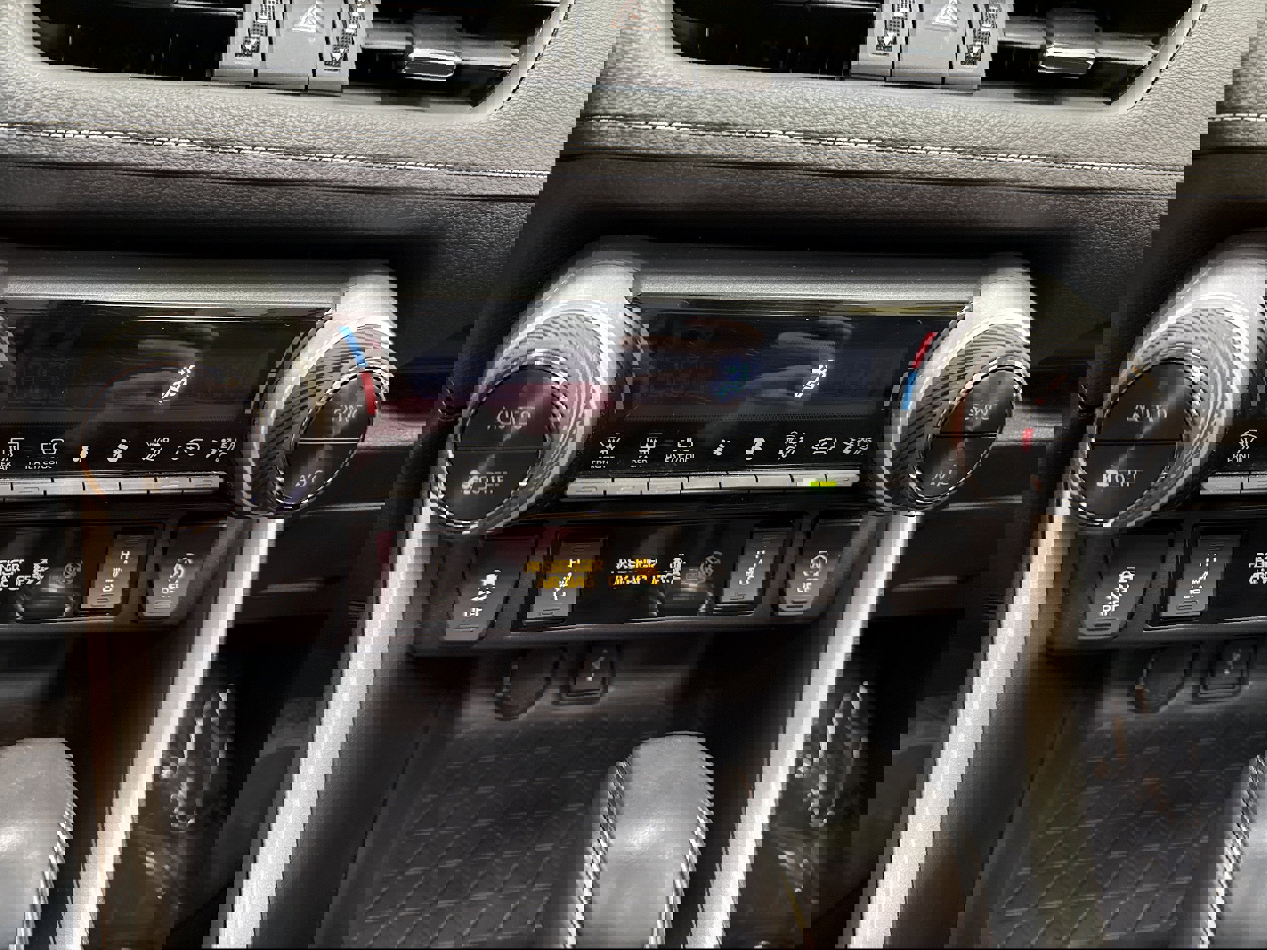 Used 2021 Toyota RAV4 XLE Premium image 36