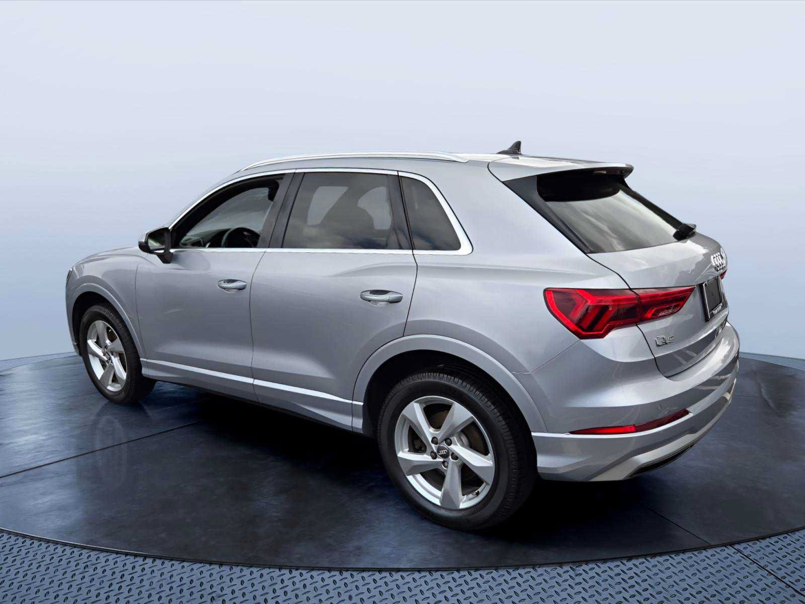 Used 2020 Audi Q3 2.0T Premium Plus w/ Premium Plus Package AWD/4WD image 5