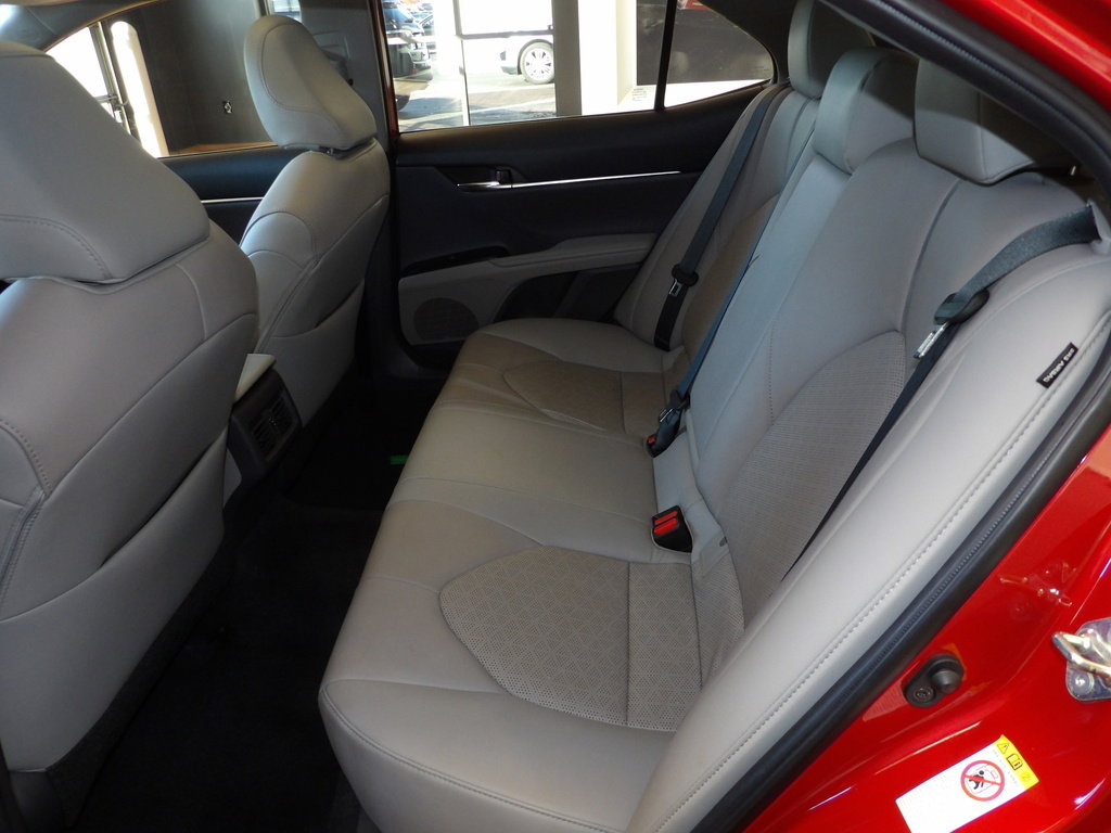 Used 2019 Toyota Camry XSE image 23