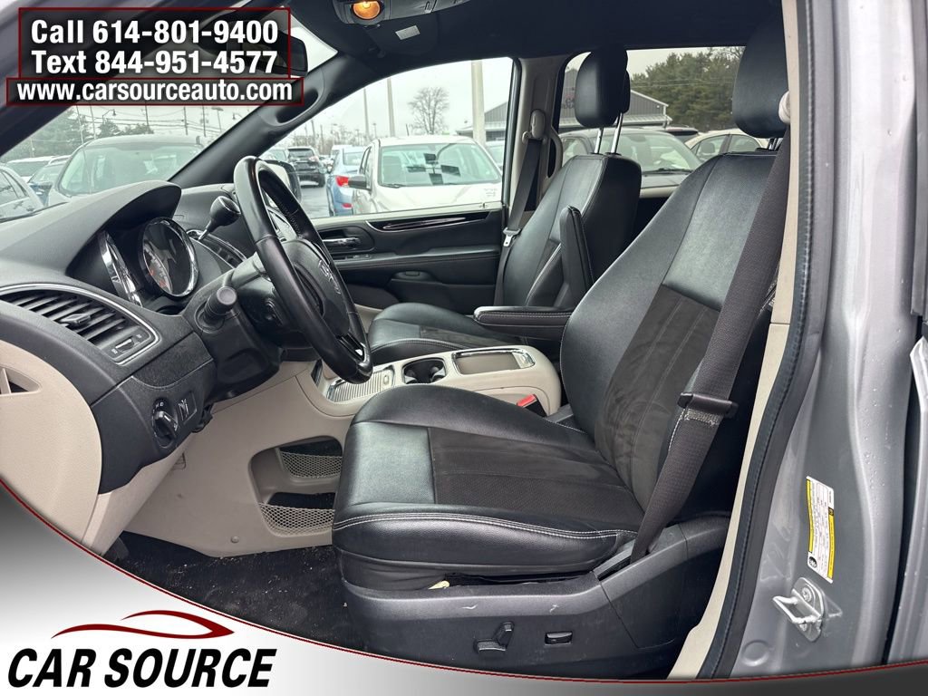 Used 2019 Dodge Grand Caravan SXT image 7