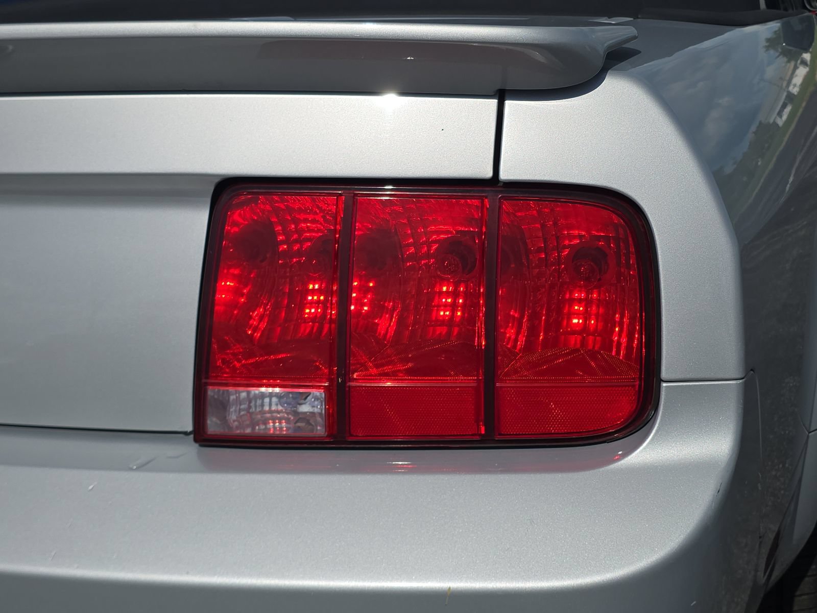 Used 2007 Ford Mustang Premium RWD image 8