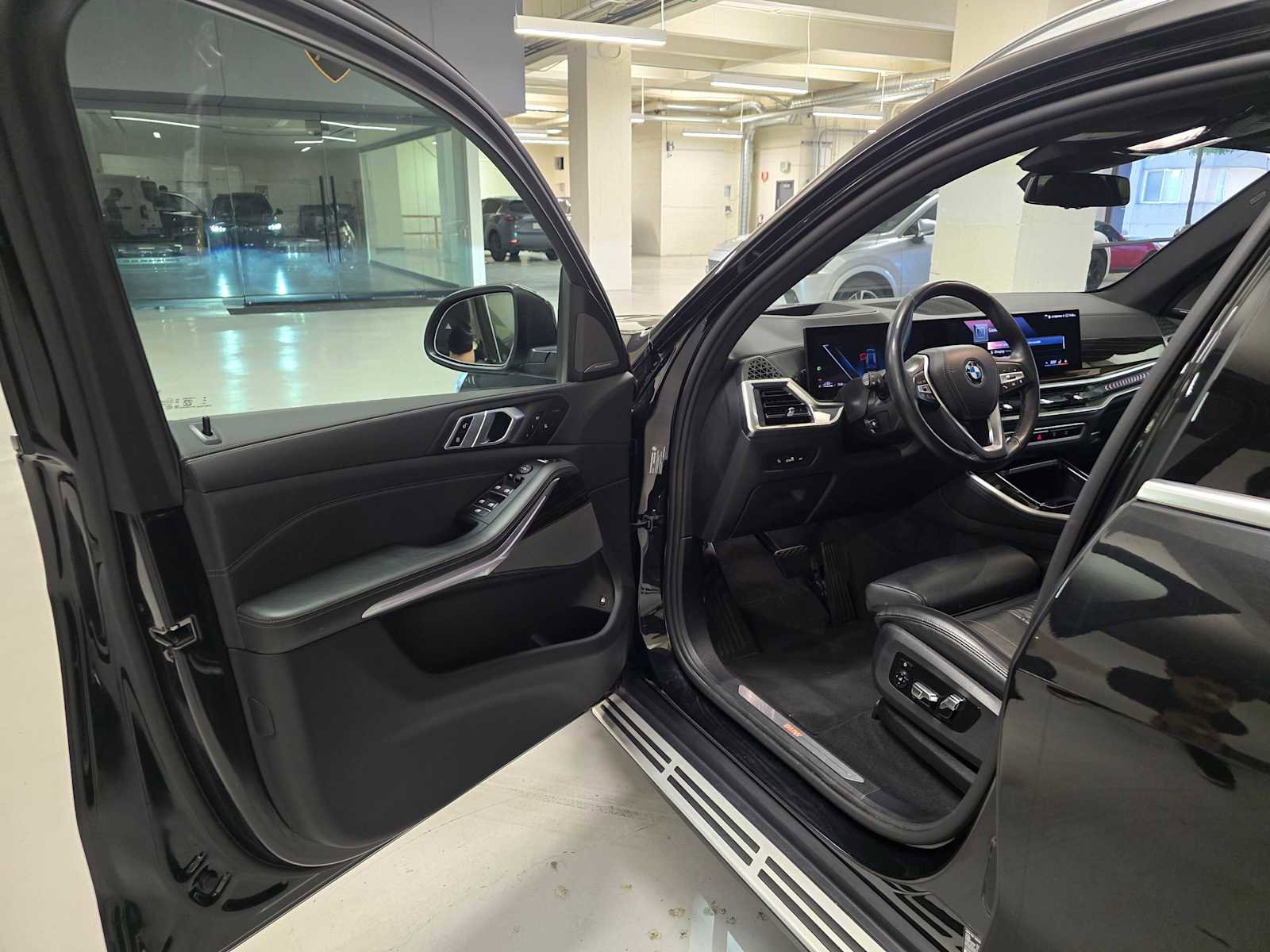 Used 2025 BMW X5 xDrive50e image 23