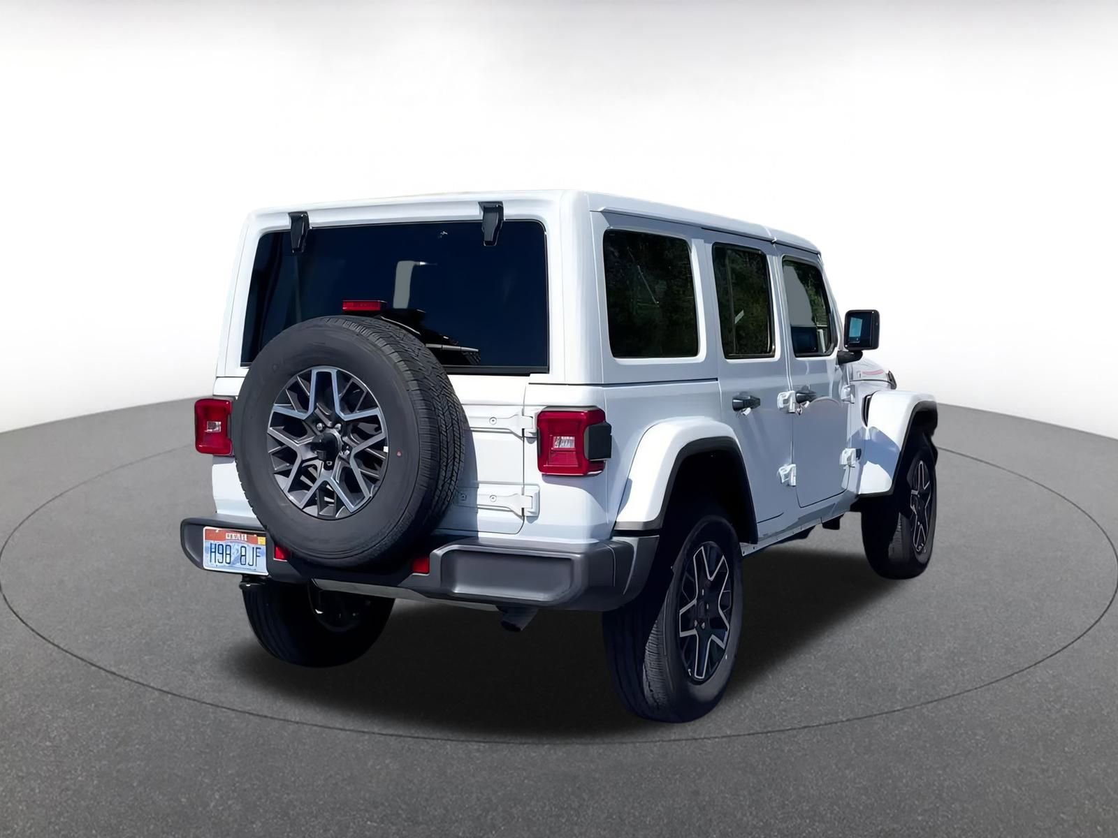 Used 2025 Jeep Wrangler Sahara image 14