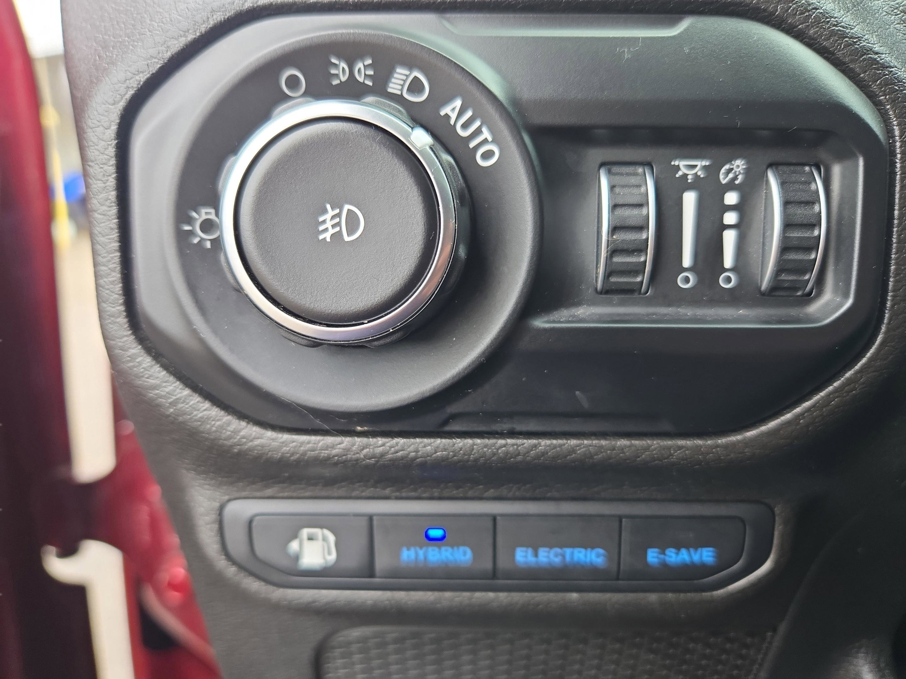 Used 2021 Jeep Wrangler Unlimited Sahara w/ Cold Weather Group image 31