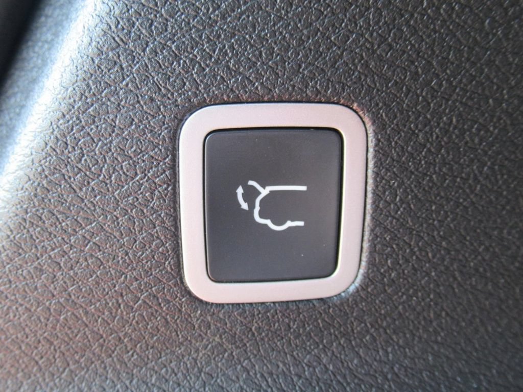 New 2026 Chrysler Voyager LX FWD image 33