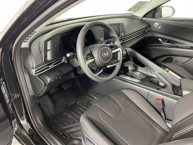 Certified 2021 Hyundai Elantra SEL image 3