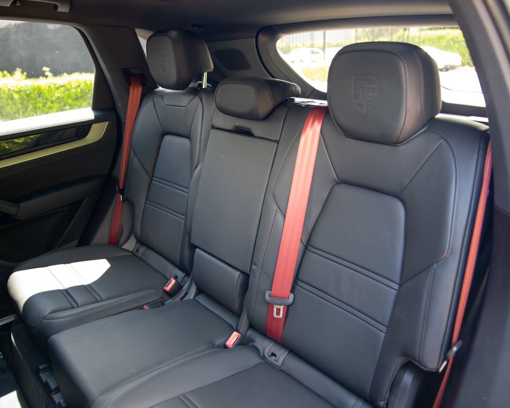 Certified 2026 Porsche Cayenne AWD/4WD image 11