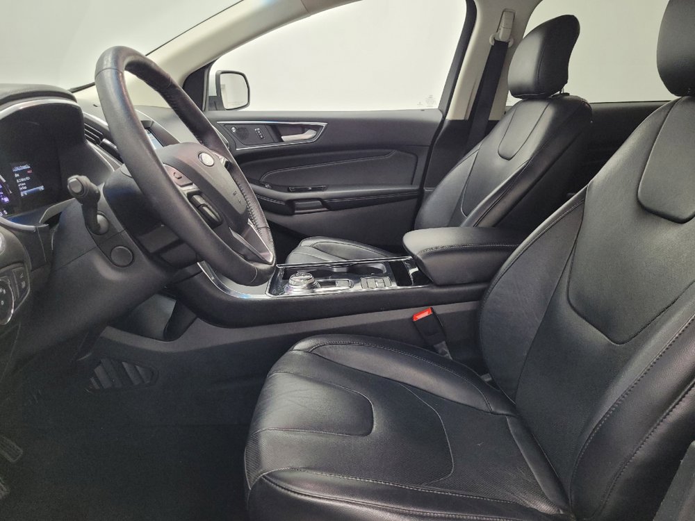 Used 2019 Ford Edge Titanium w/ Equipment Group 301A FWD image 17