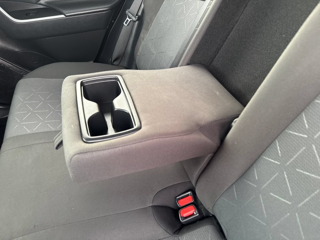 Used 2025 Toyota RAV4 XLE AWD/4WD image 35