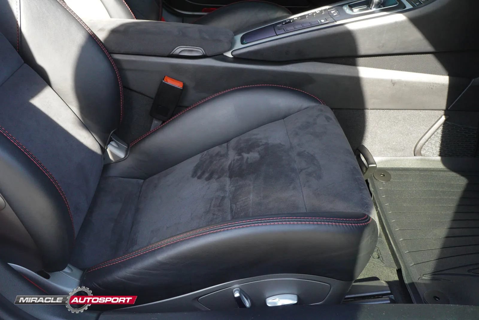 Used 2014 Porsche 911 GT3 w/ Sound Package Plus RWD image 26