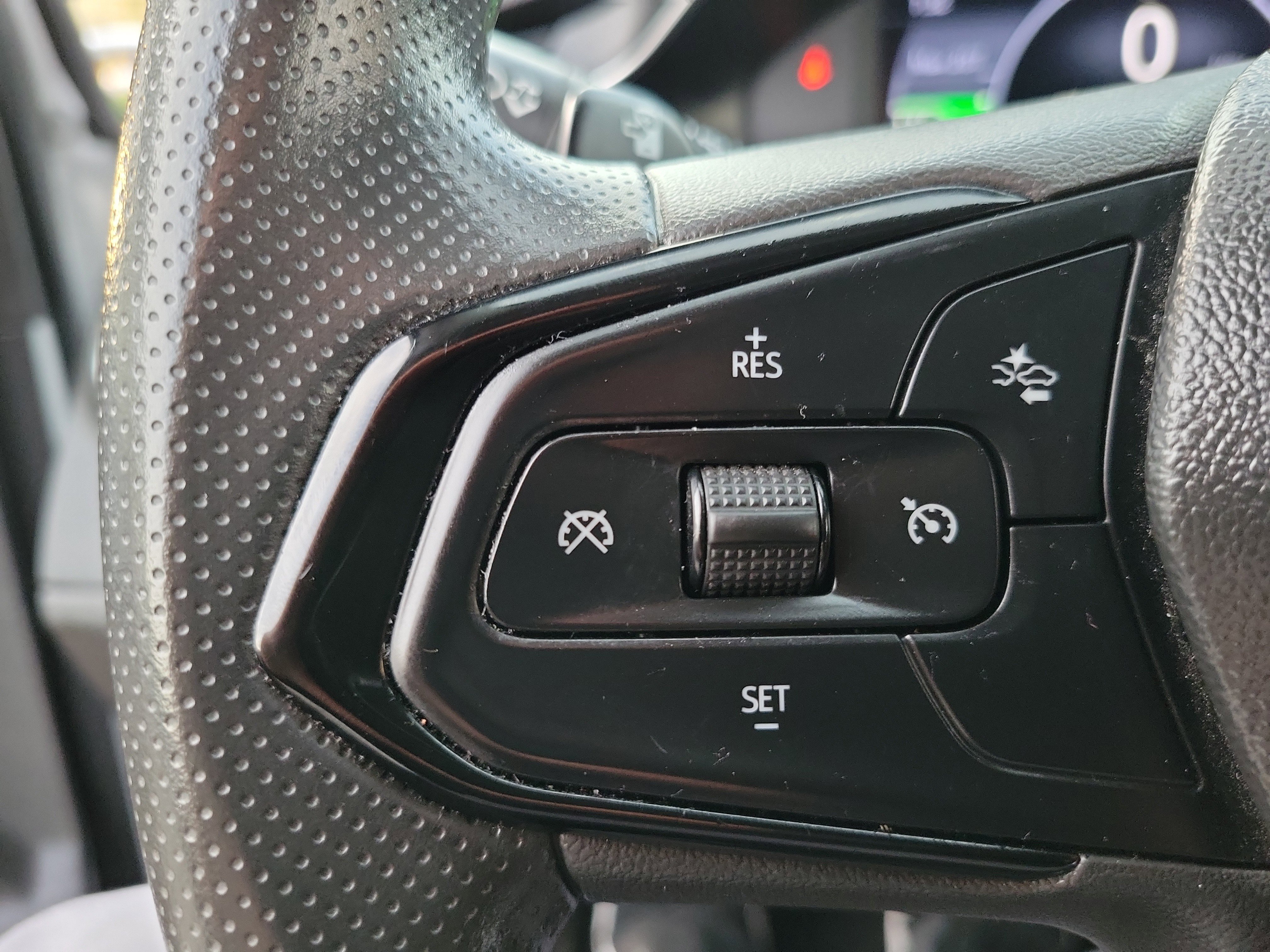 Used 2022 Chevrolet Bolt EUV LT image 7