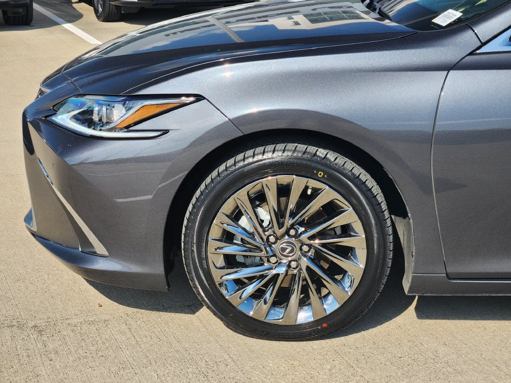 Certified 2024 Lexus ES 350 w/ Technology Package FWD image 8