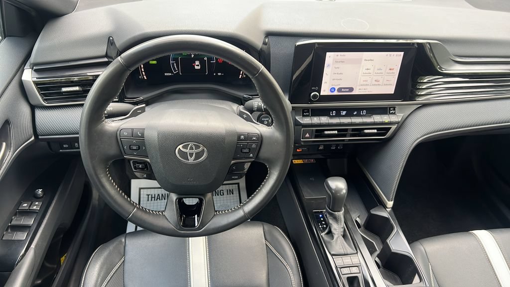 Used 2025 Toyota Camry SE FWD image 11