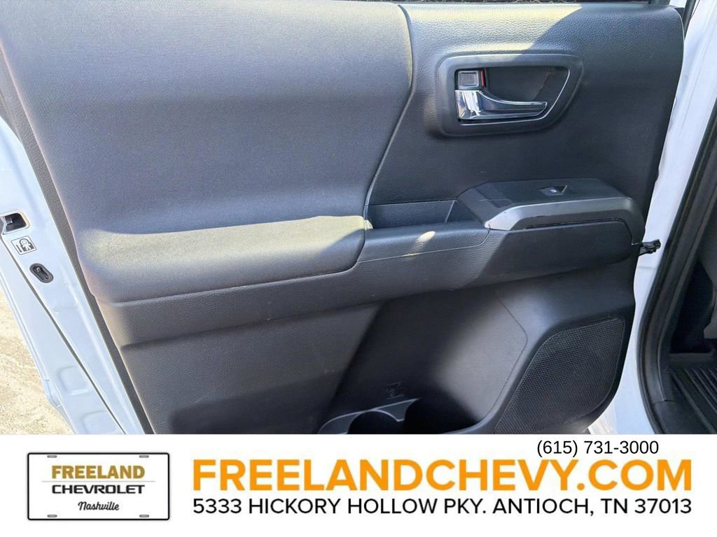 Used 2017 Toyota Tacoma TRD Sport w/ Tow Package (A/T) image 17