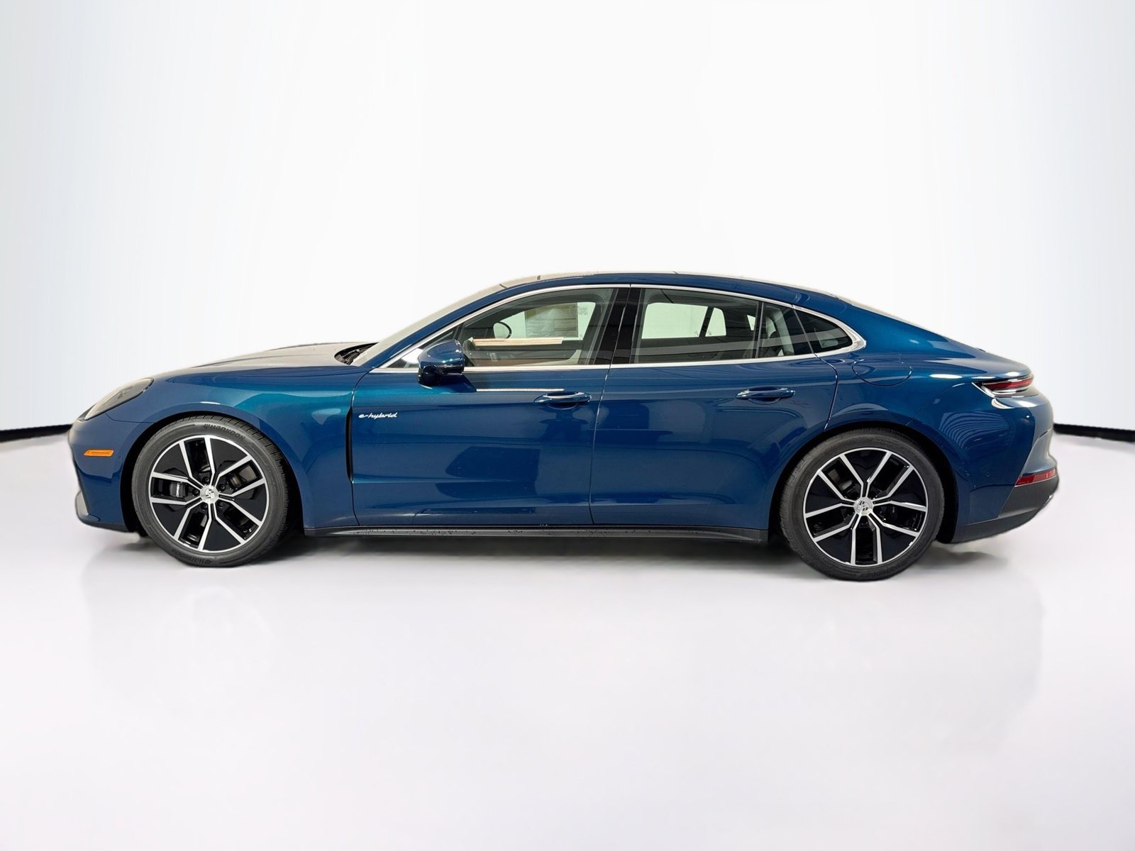 New 2026 Porsche Panamera 4 AWD/4WD image 2