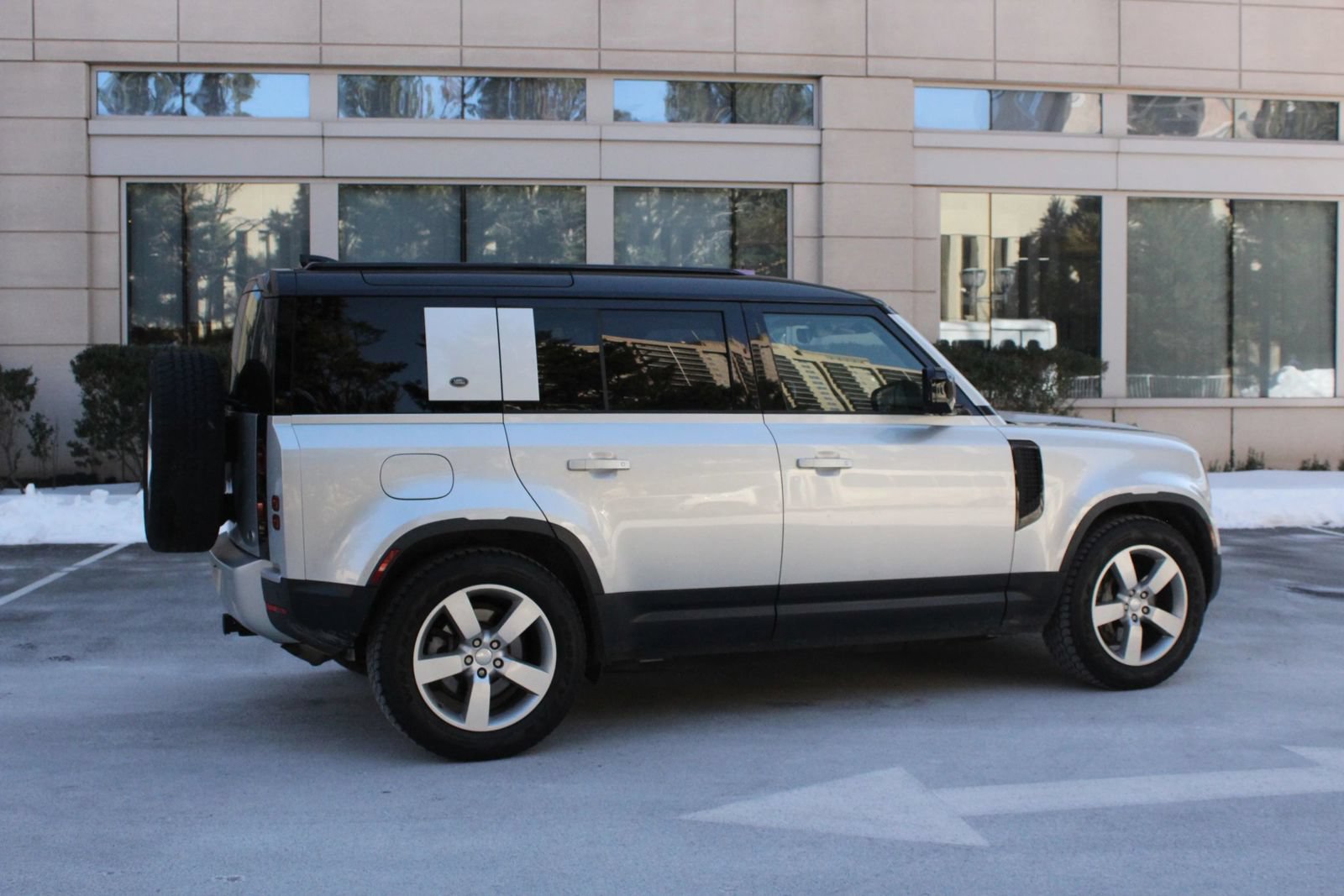 Used 2020 Land Rover Defender 110 First Edition AWD/4WD image 7