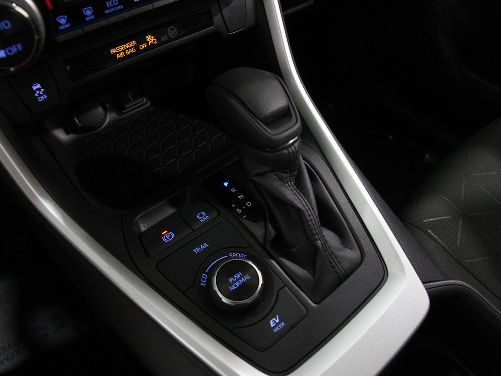 Used 2022 Toyota RAV4 XLE image 17