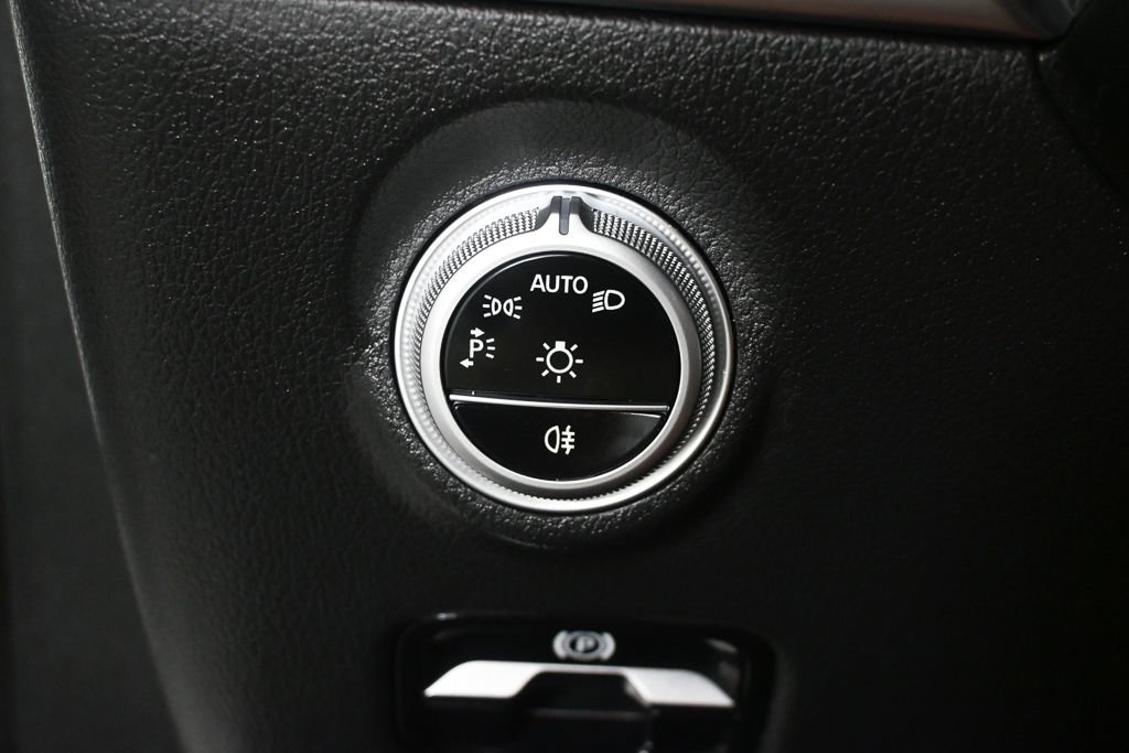 Certified 2025 Mercedes-Benz C 300 Sedan image 9