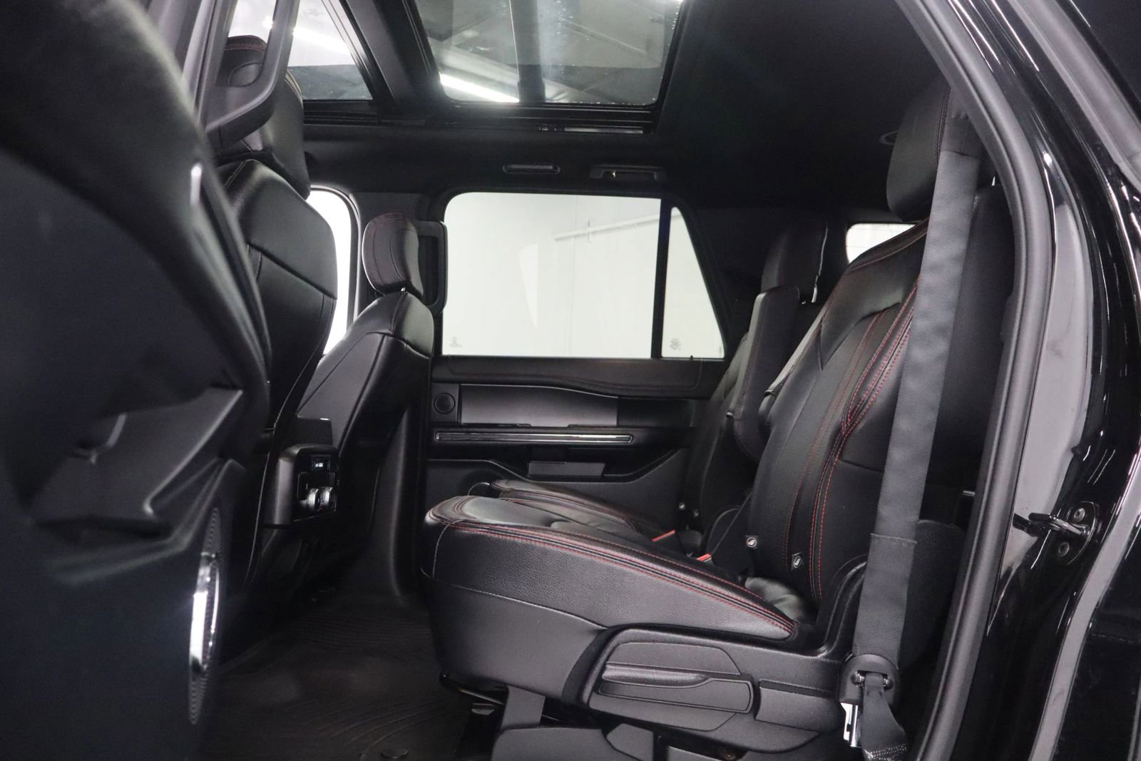 Used 2020 Ford Expedition Max Limited w/ Equipment Group 303A AWD/4WD image 18