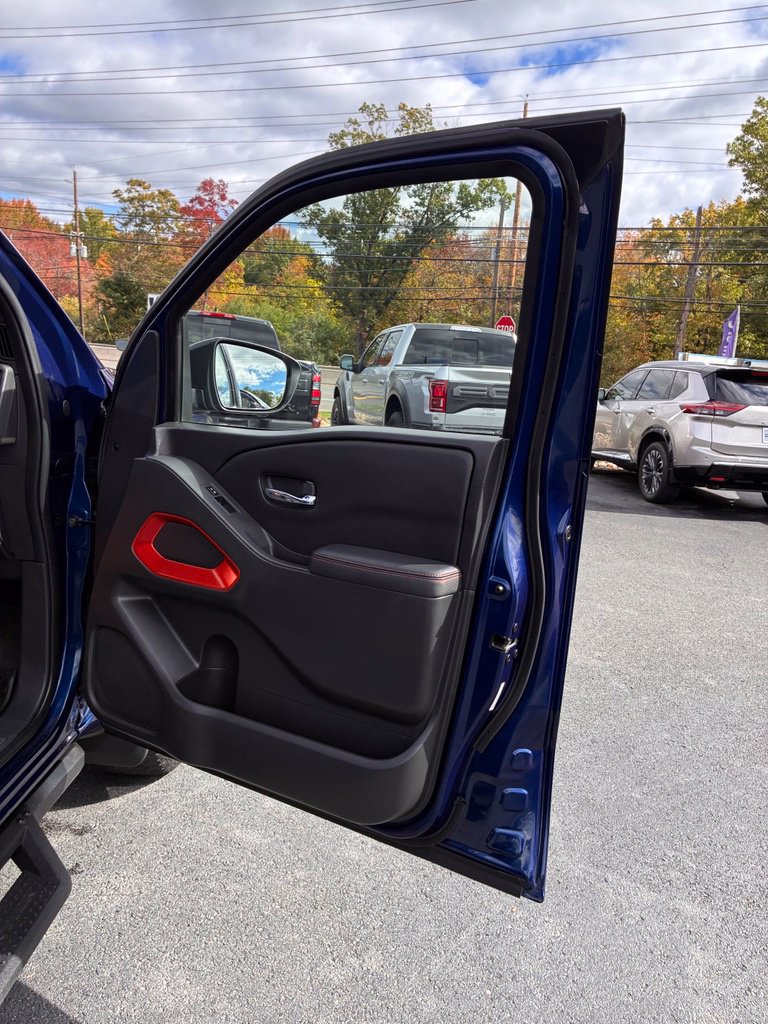 Used 2023 Nissan Frontier PRO-4X w/ Pro Convenience Package AWD/4WD image 21