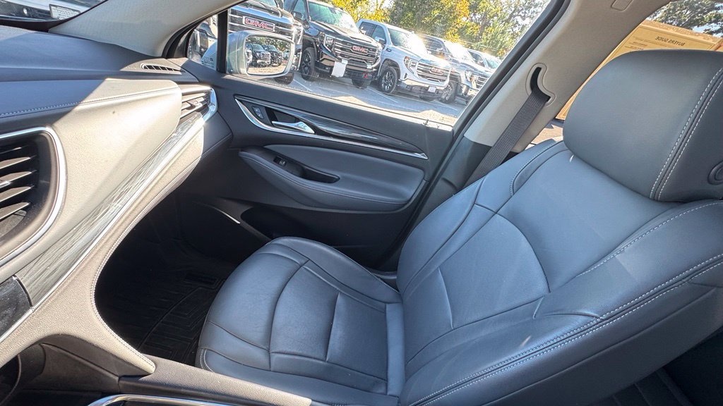 Used 2020 Buick Enclave Essence FWD image 28