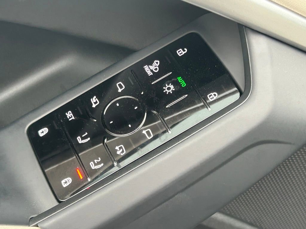 Used 2025 Audi Q5 Premium Plus w/ Premium Plus image 67