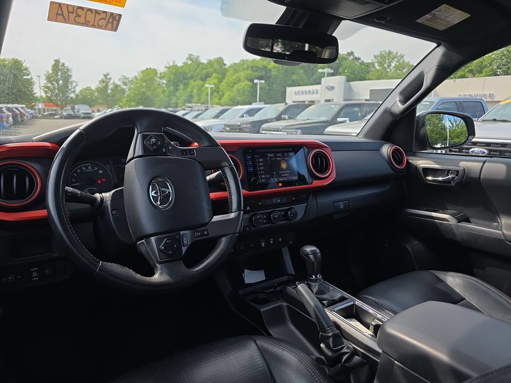 Used 2019 Toyota Tacoma TRD Sport AWD/4WD image 19