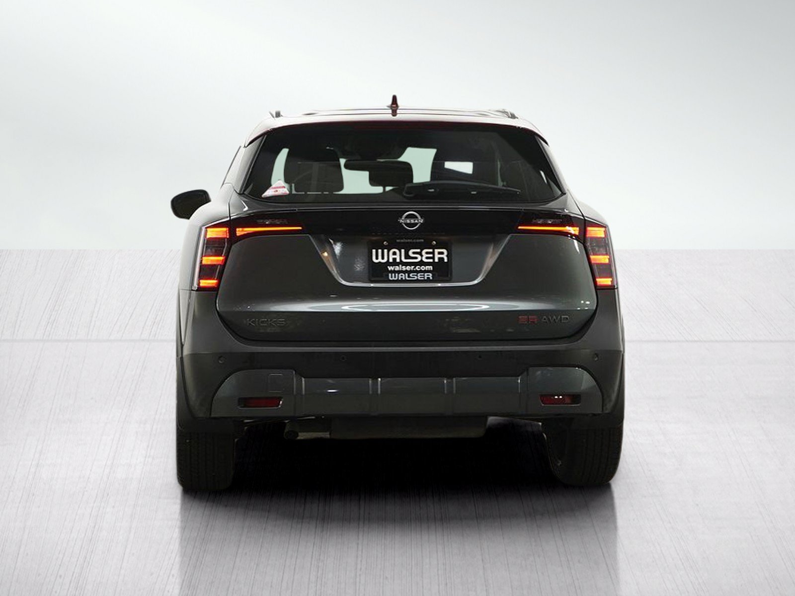 Used 2025 Nissan Kicks SR AWD/4WD image 5