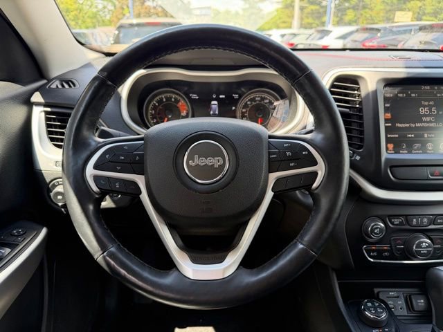 Used 2018 Jeep Cherokee Trailhawk AWD/4WD image 20