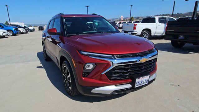 Used 2024 Chevrolet TrailBlazer LT w/ Convenience Package FWD image 2