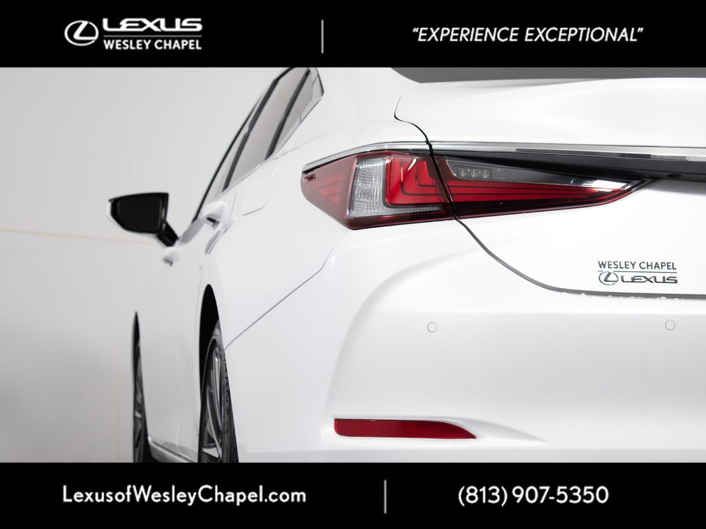 Used 2025 Lexus ES 350 w/ Premium Package FWD image 9