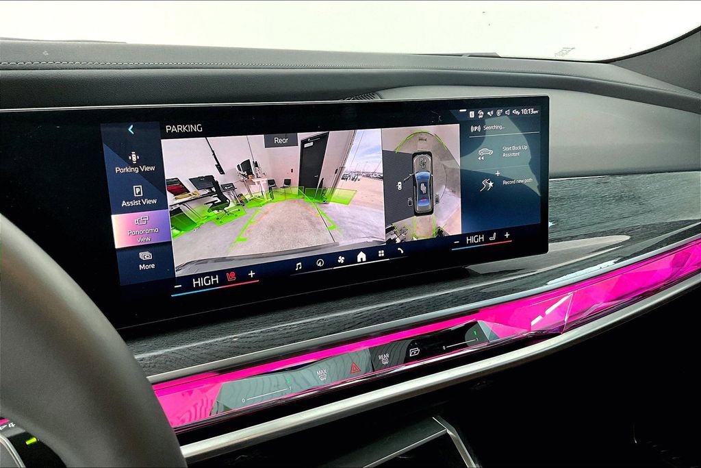 Used 2025 BMW 740i image 31