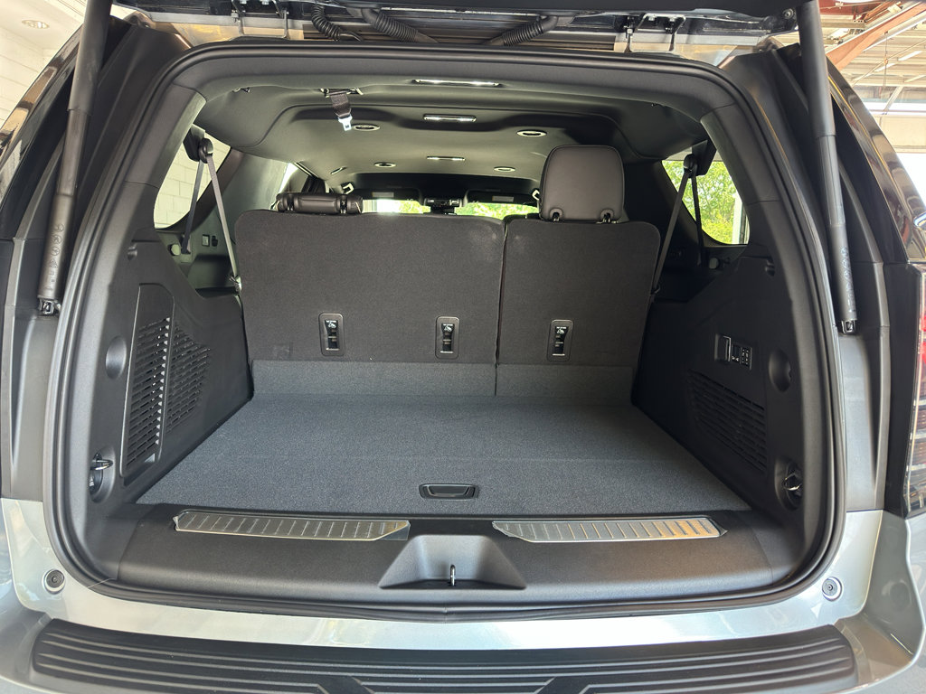 New 2025 Chevrolet Suburban Premier image 31