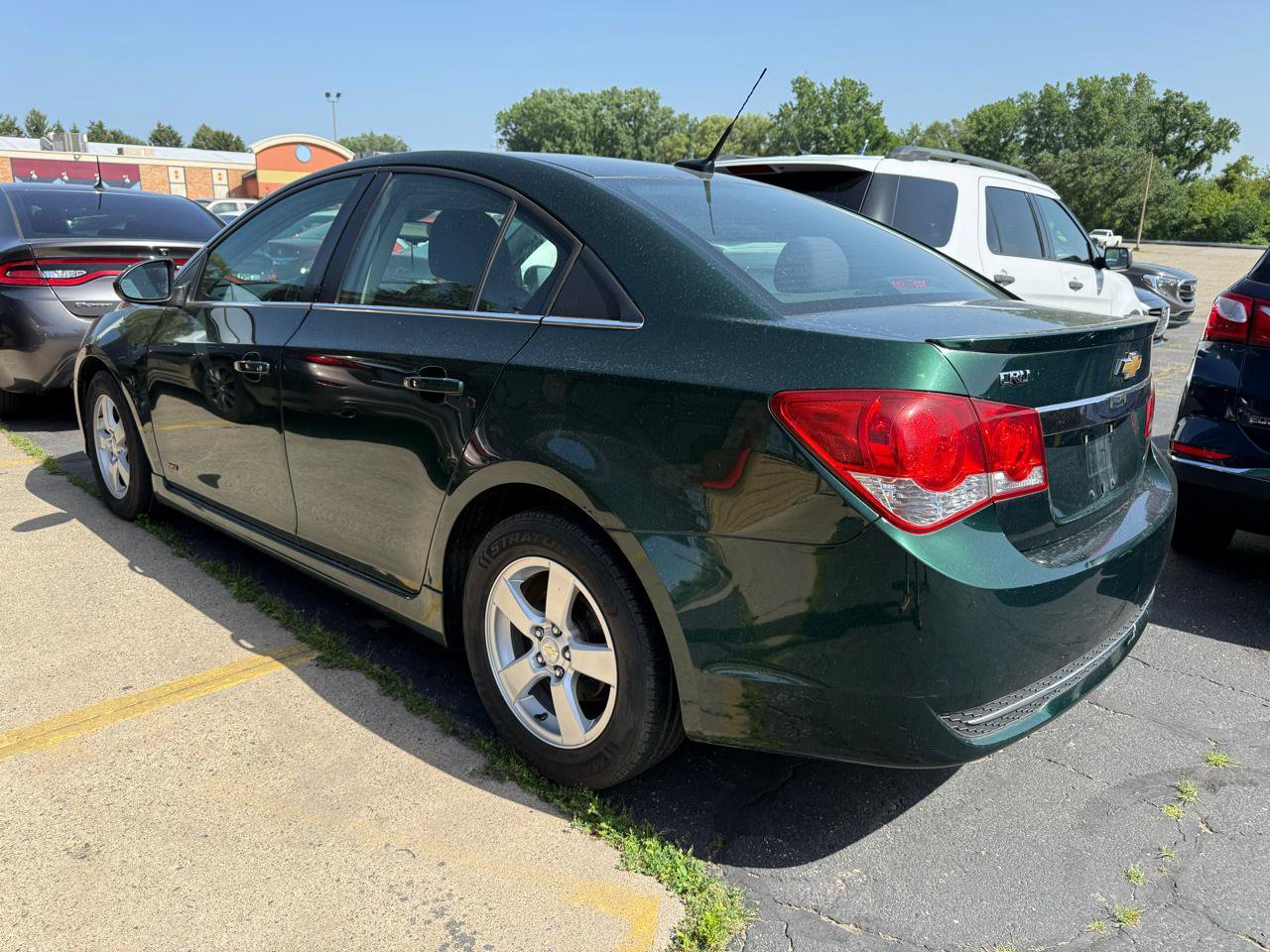 Used 2014 Chevrolet Cruze LT w/ RS Package FWD image 2