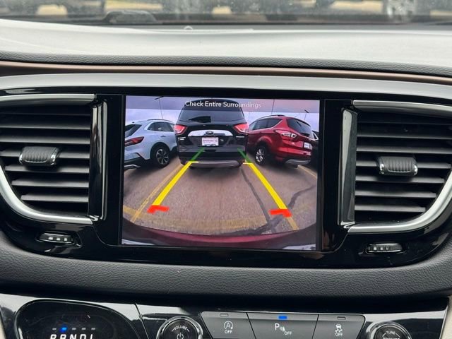 Used 2018 Chrysler Pacifica Touring-L Plus image 4