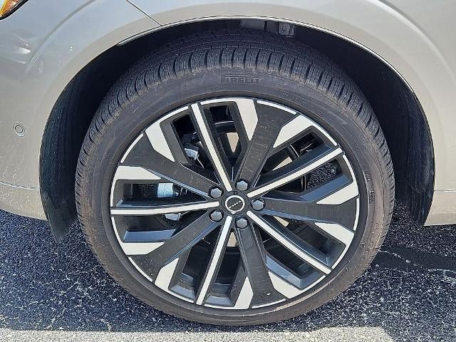 Used 2026 Volvo XC60 B5 Ultra w/ Protection Package Premier AWD/4WD image 13