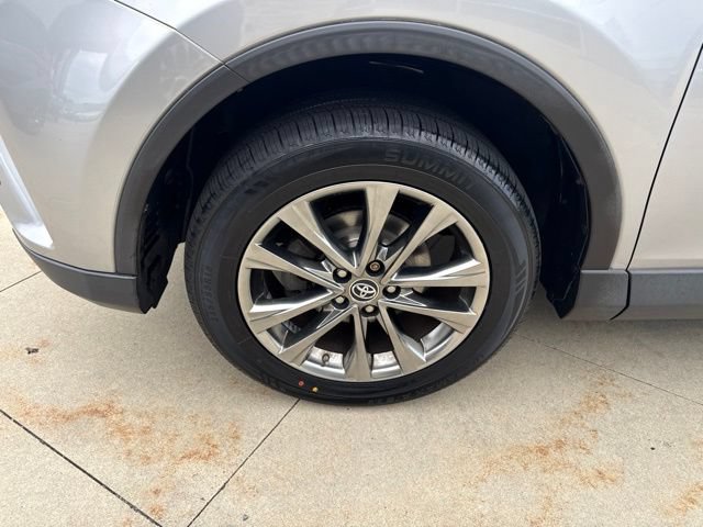 Used 2018 Toyota RAV4 Limited AWD/4WD image 11