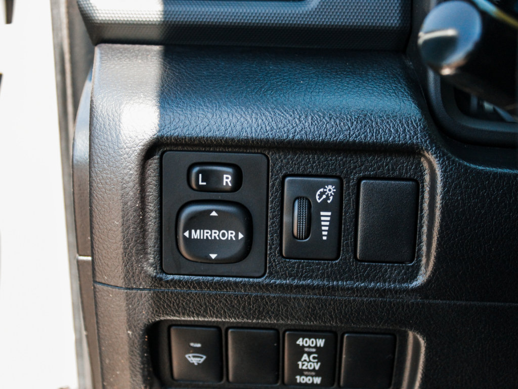 Used 2015 Toyota 4Runner SR5 AWD/4WD image 11