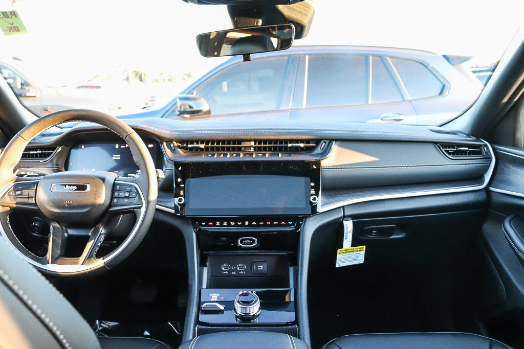 New 2026 Jeep Grand Cherokee Limited AWD/4WD image 14