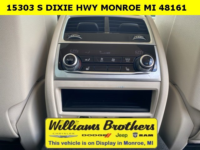 Used 2018 BMW 740i xDrive image 22