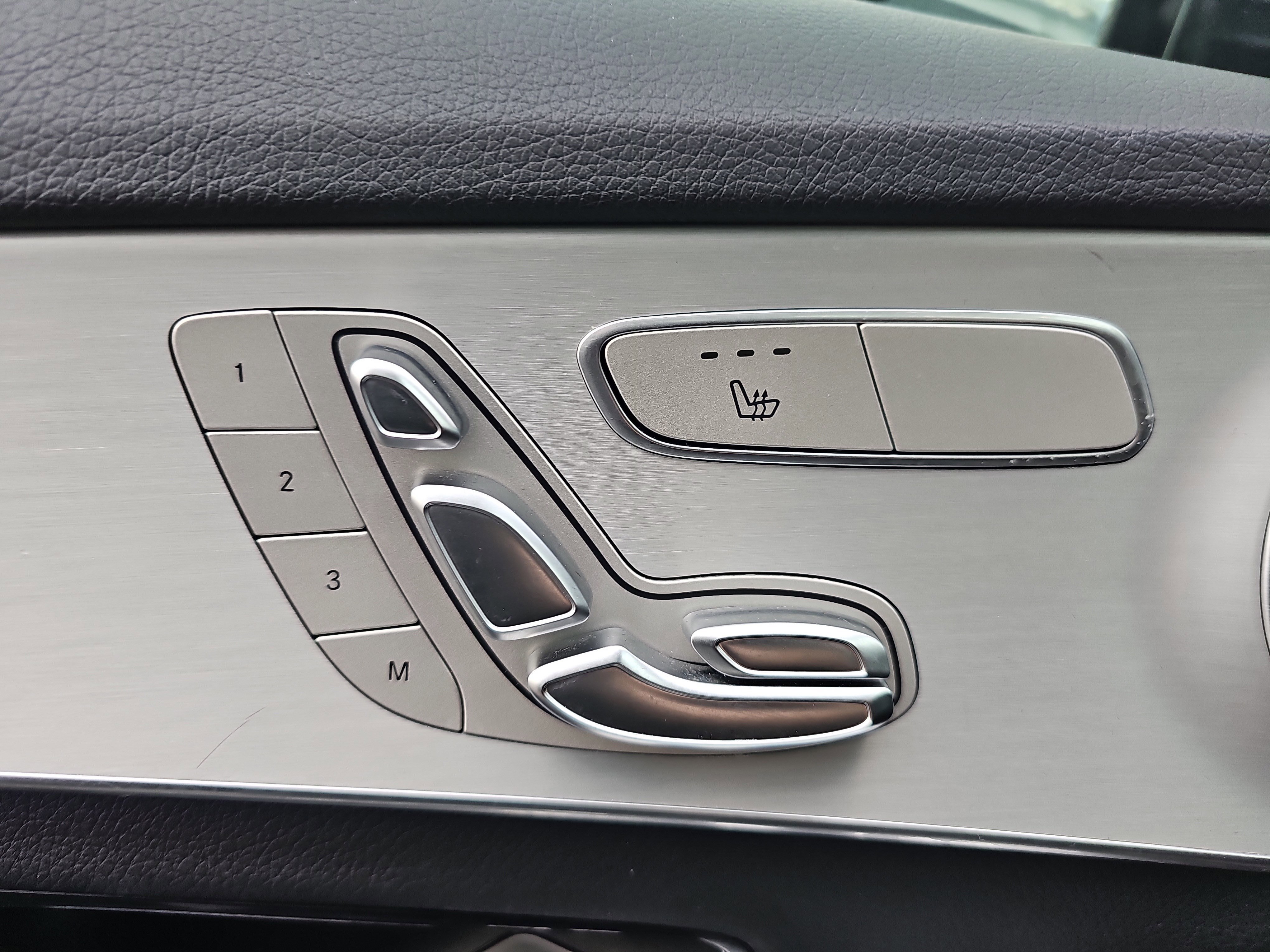 Used 2021 Mercedes-Benz C 300 Sedan image 30