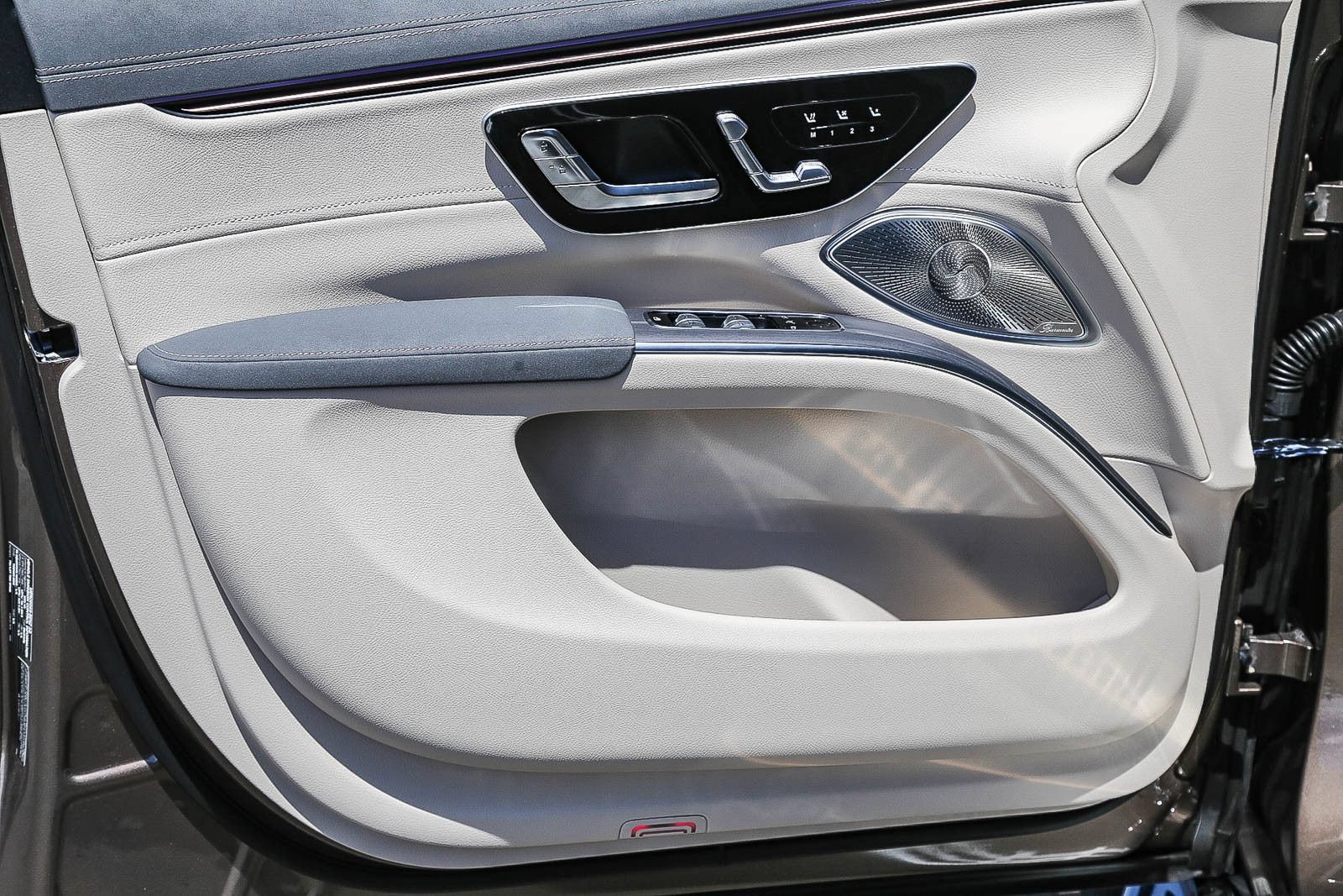 New 2026 Mercedes-Benz EQS 400 4MATIC SUV image 19