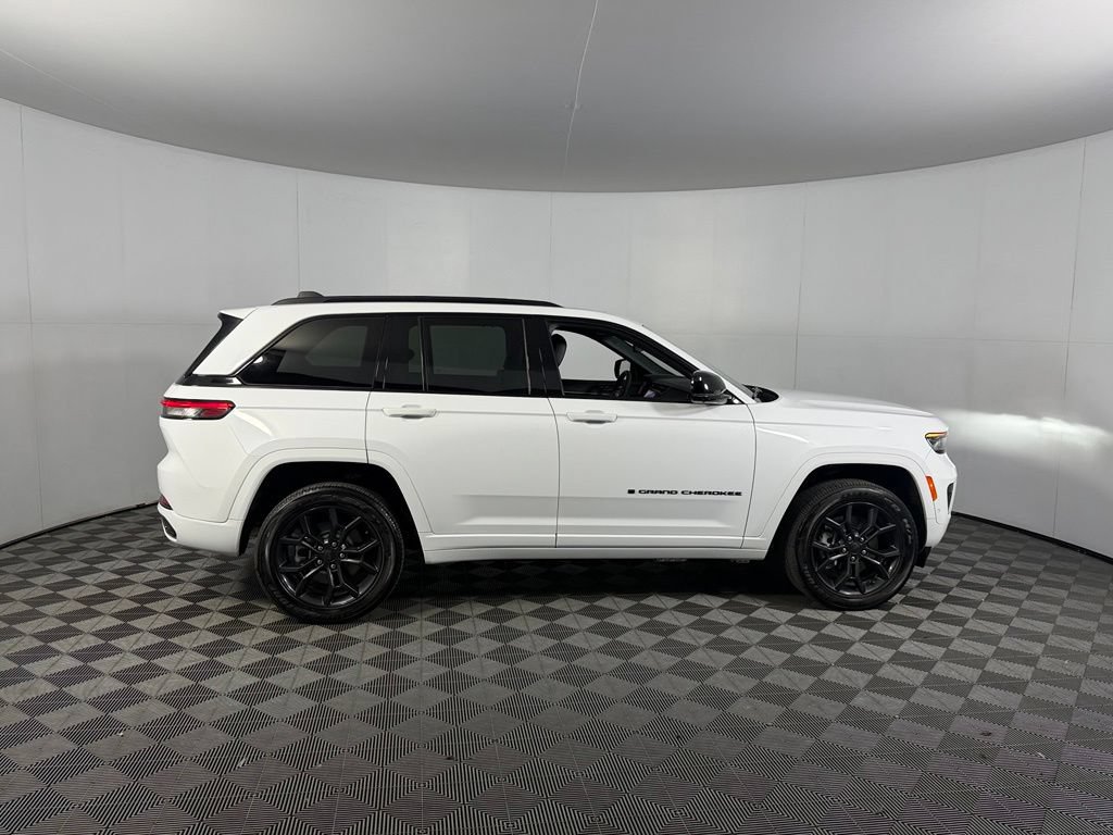 Used 2025 Jeep Grand Cherokee Limited 4xe AWD/4WD image 7